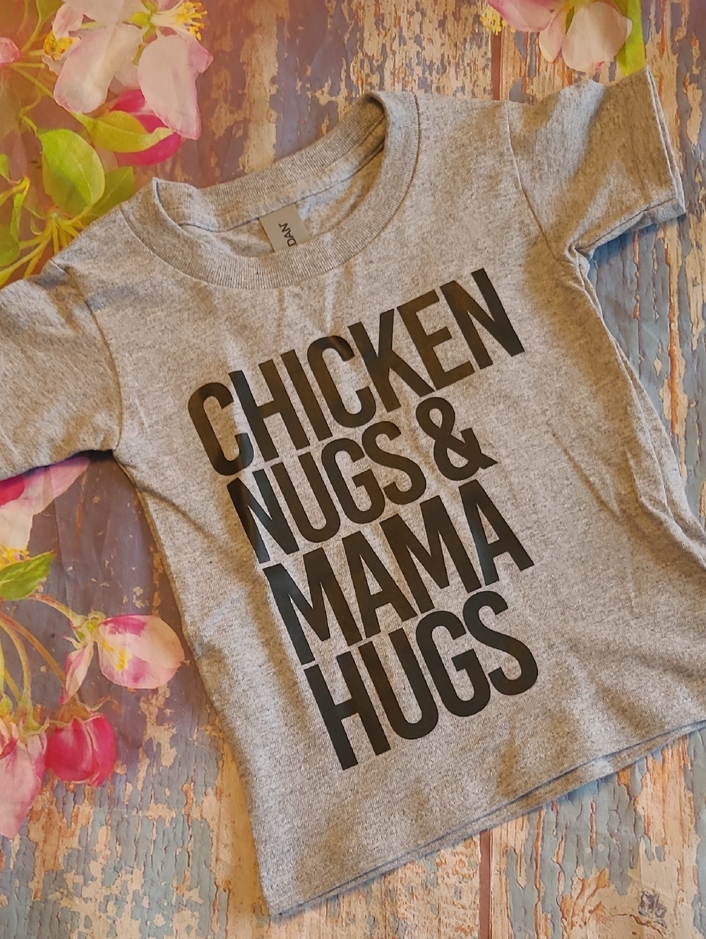 Toddler .. T-Shirt Short Sleeve .. 2T  Chicken‎ Nugs